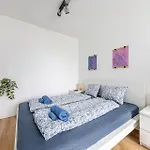 Zenit Residence- New Modern Ac Garage Appartement Boedapest