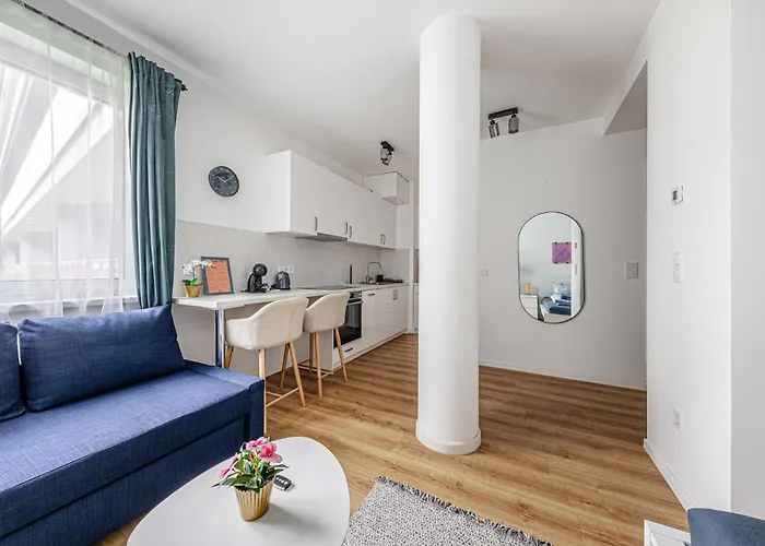 Zenit Residence- New Modern Ac Garage Apartment *